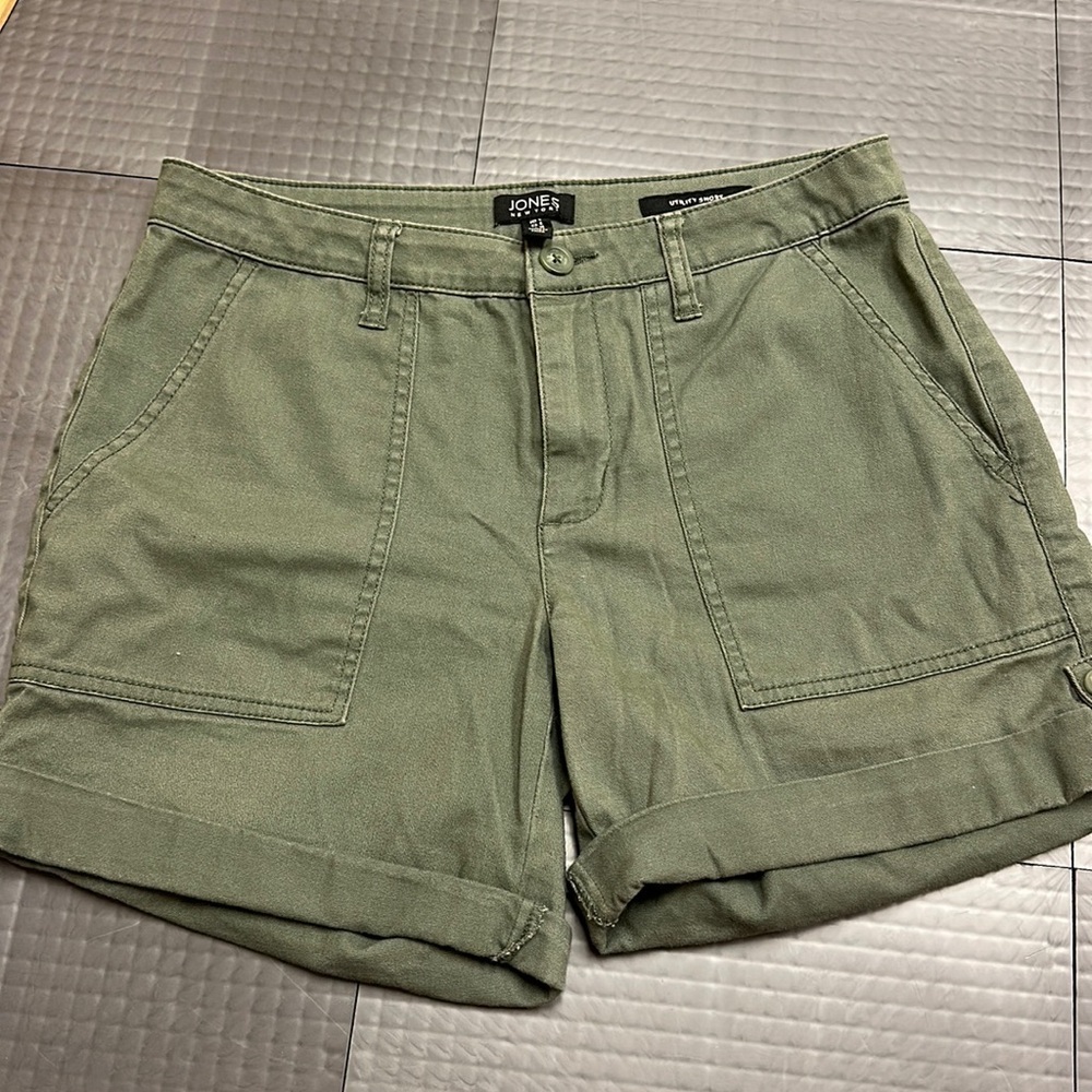 JONES NEW YORK WOMENS ARMY GREEN SHORTS SIZE 6